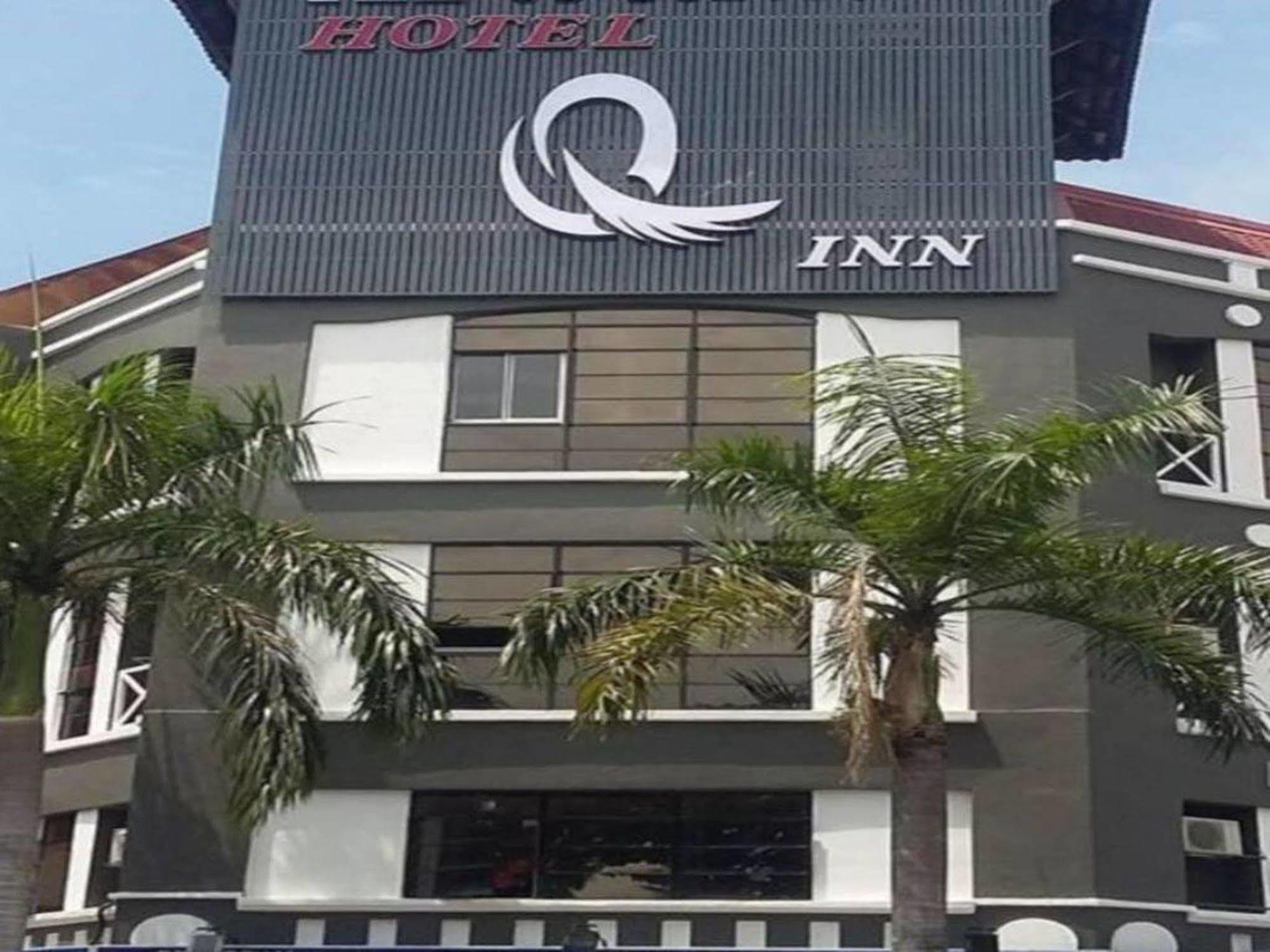Oyo 176 Hotel Q Inn Petaling Jaya Buitenkant foto