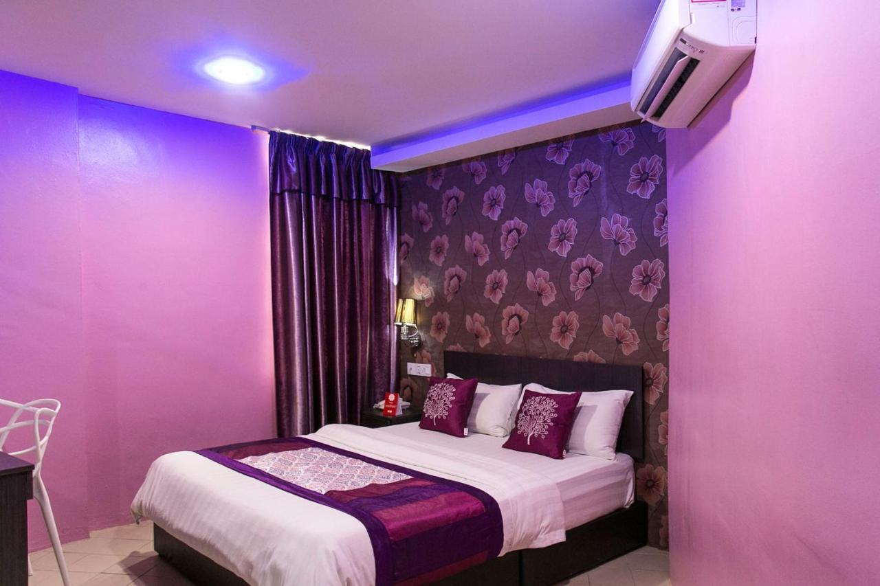 Oyo 176 Hotel Q Inn Petaling Jaya Buitenkant foto